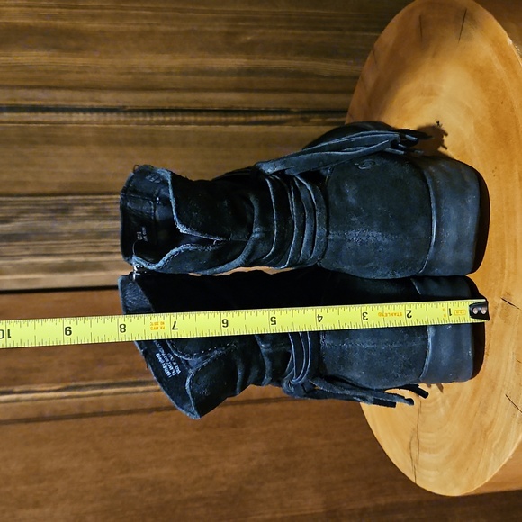 Born Boots Cross Ankle Bootie Black Suede Tassles Strappy Fringe 7.5 - Picture 9 of 14